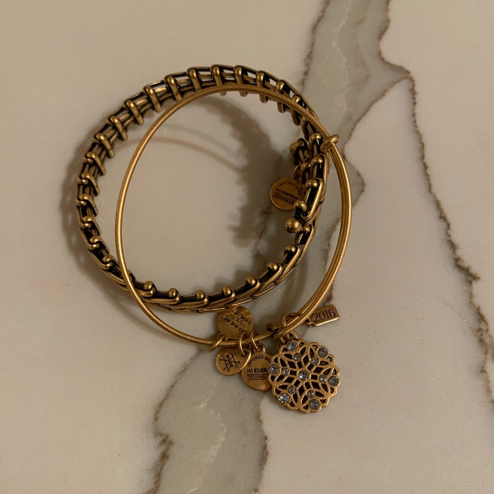 NWOT Alex and Ani bracelets 🦩
